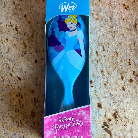 ❤️Cinderella brush NIB - Picture 1 of 2